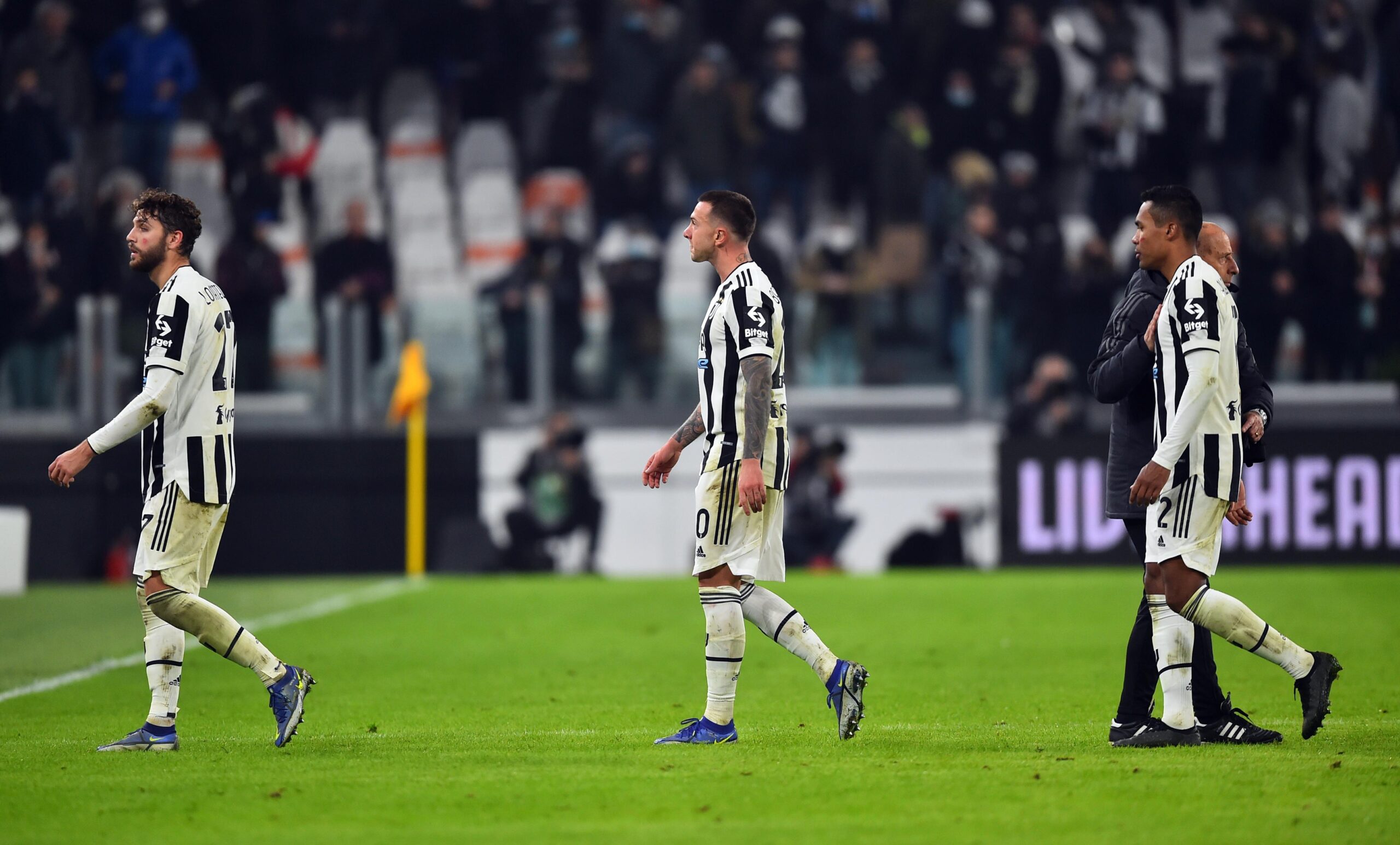 Juventus đang gặp khó khăn về mặt tài chính
