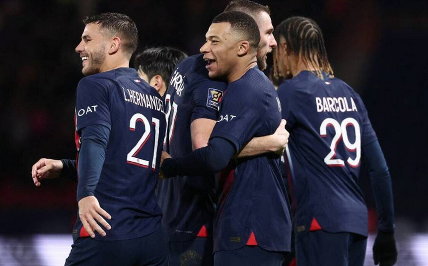 Mbappe lập hattrick 4