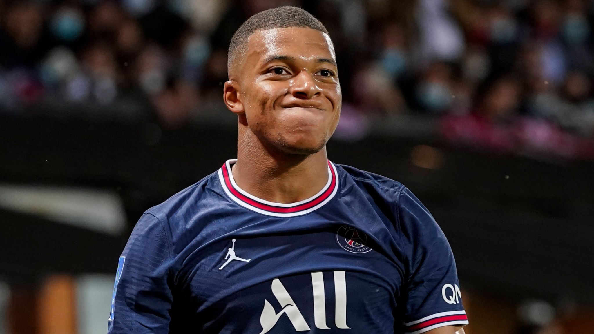 Mbappe khó chịu 