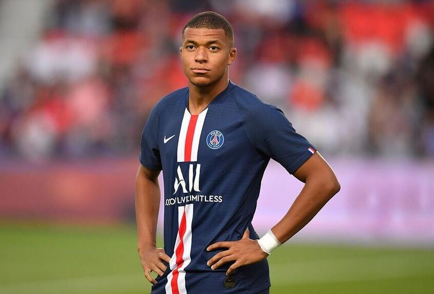 Mbappe khó chịu 2