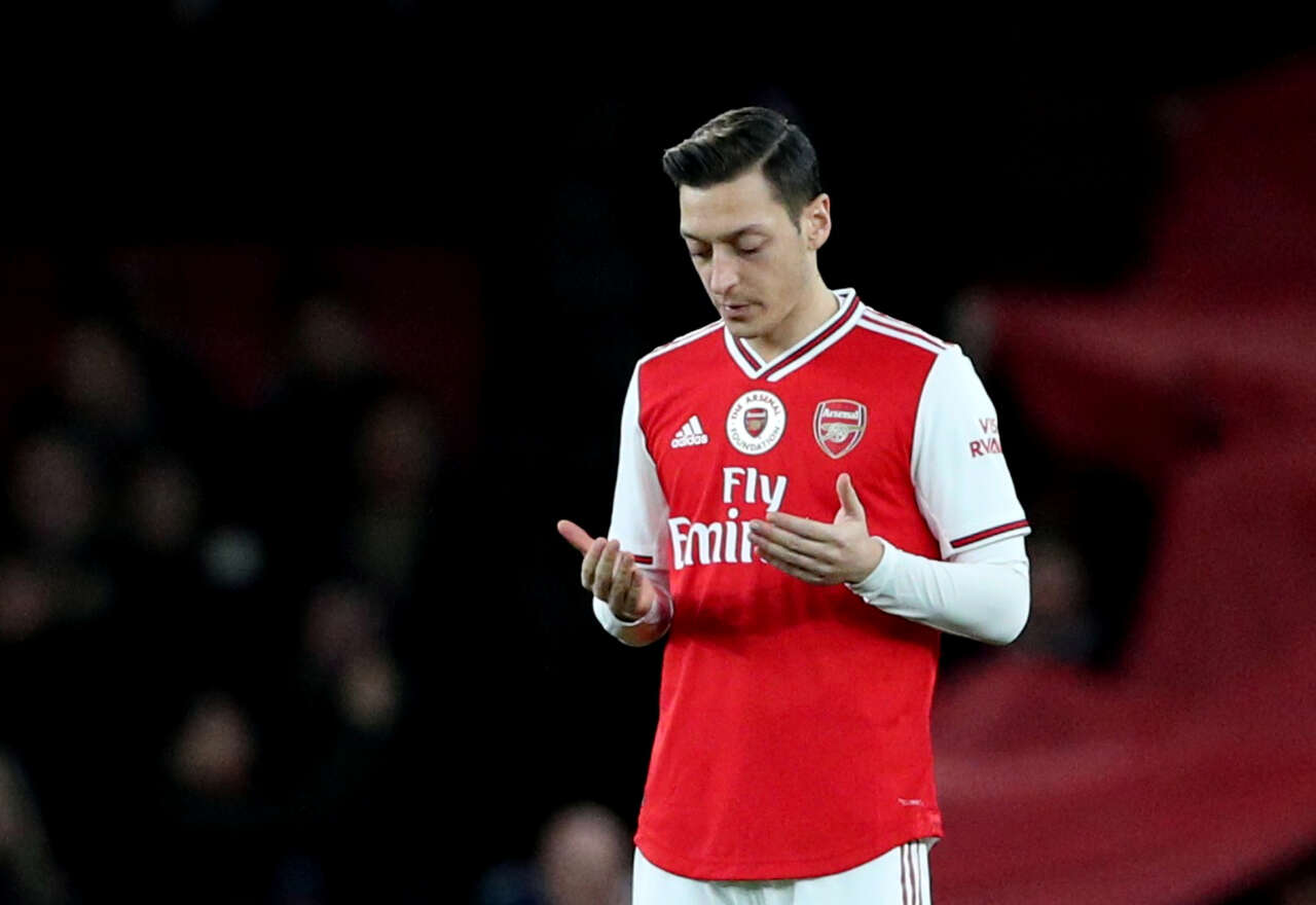 Mesut Ozil giai nghe