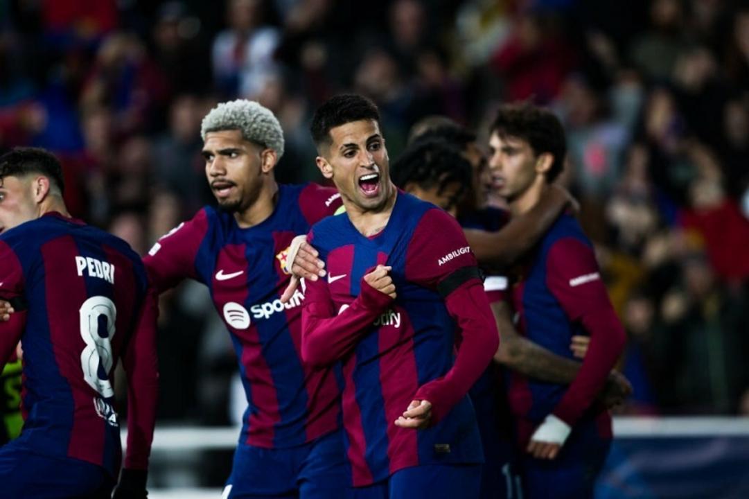 Barca cầu cứu 3