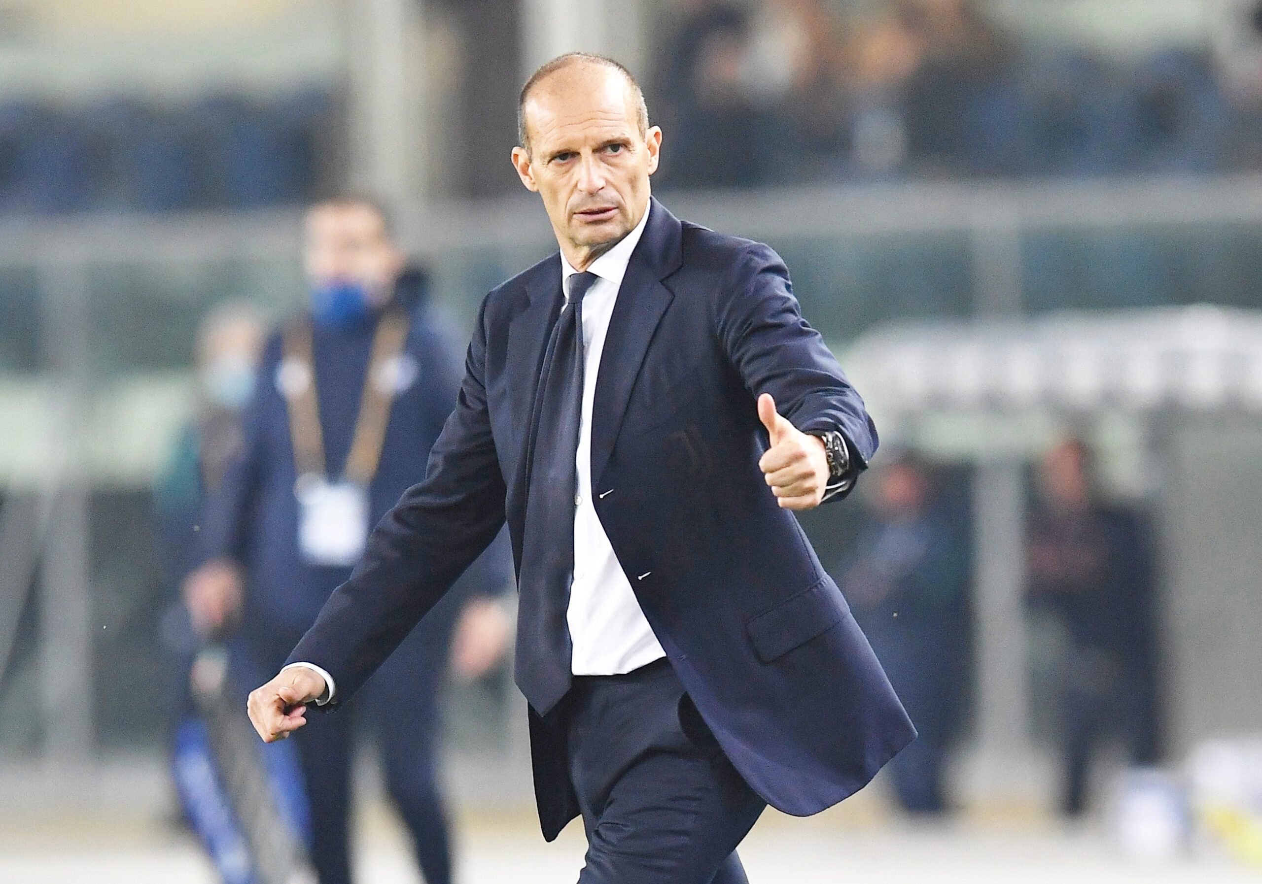 Juve sa thải Allegri 4