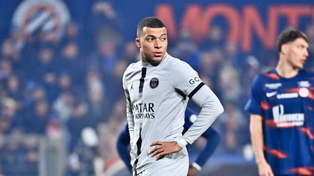 PSG chia tay Mbappe 2