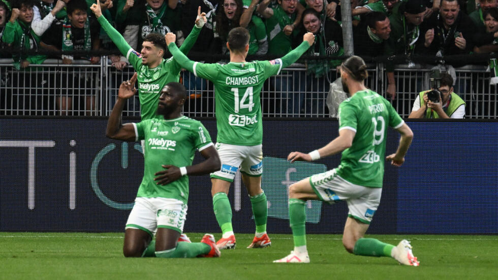 Quy-xanh-Saint-Etienne-2