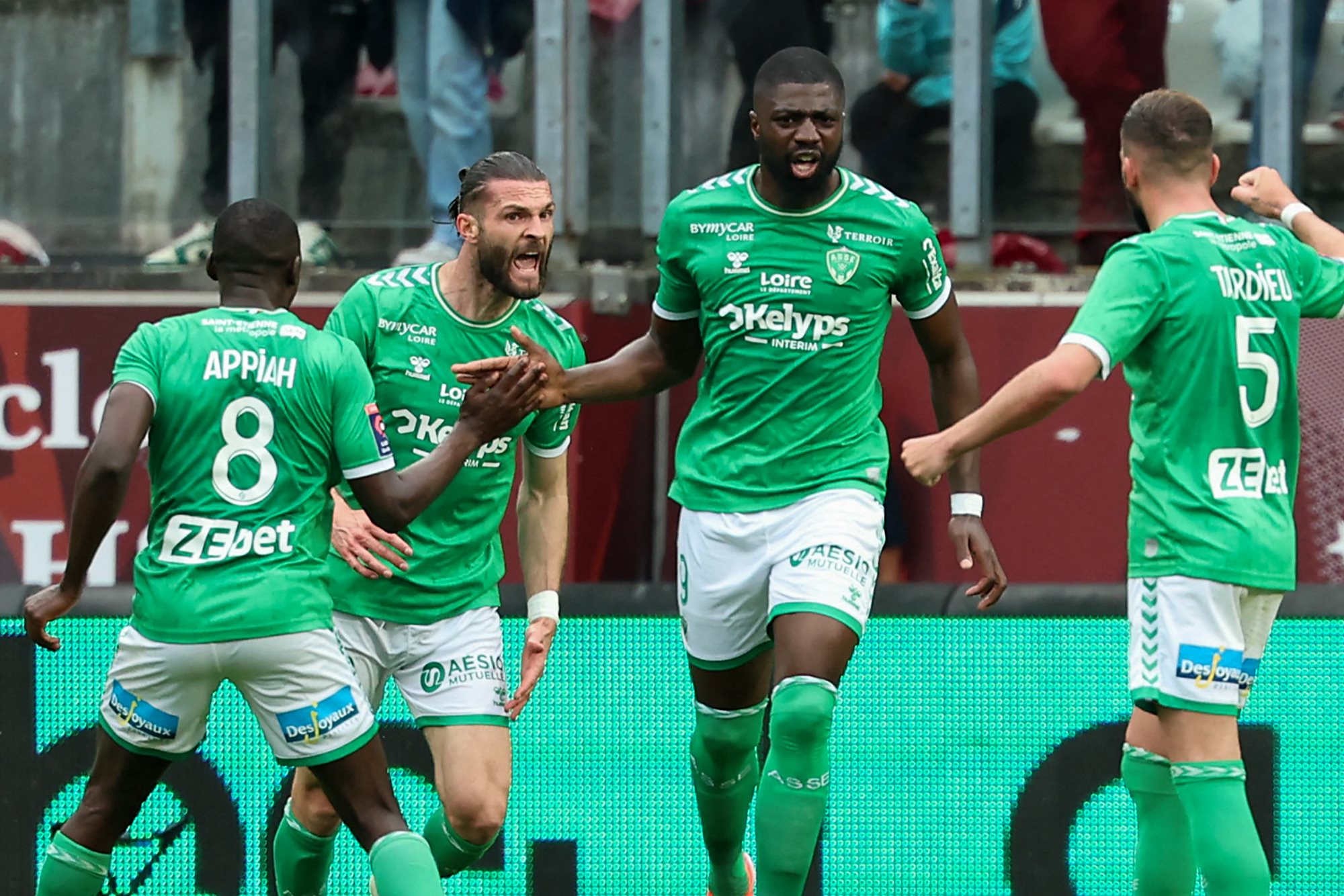 Quy-xanh-Saint-Etienne